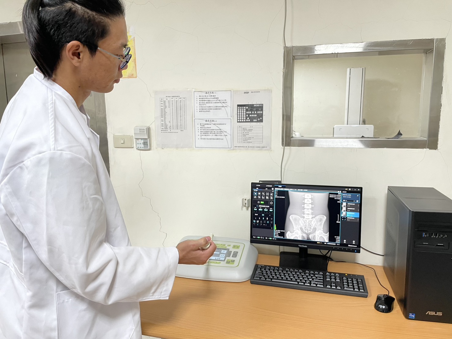 學士專業主視覺