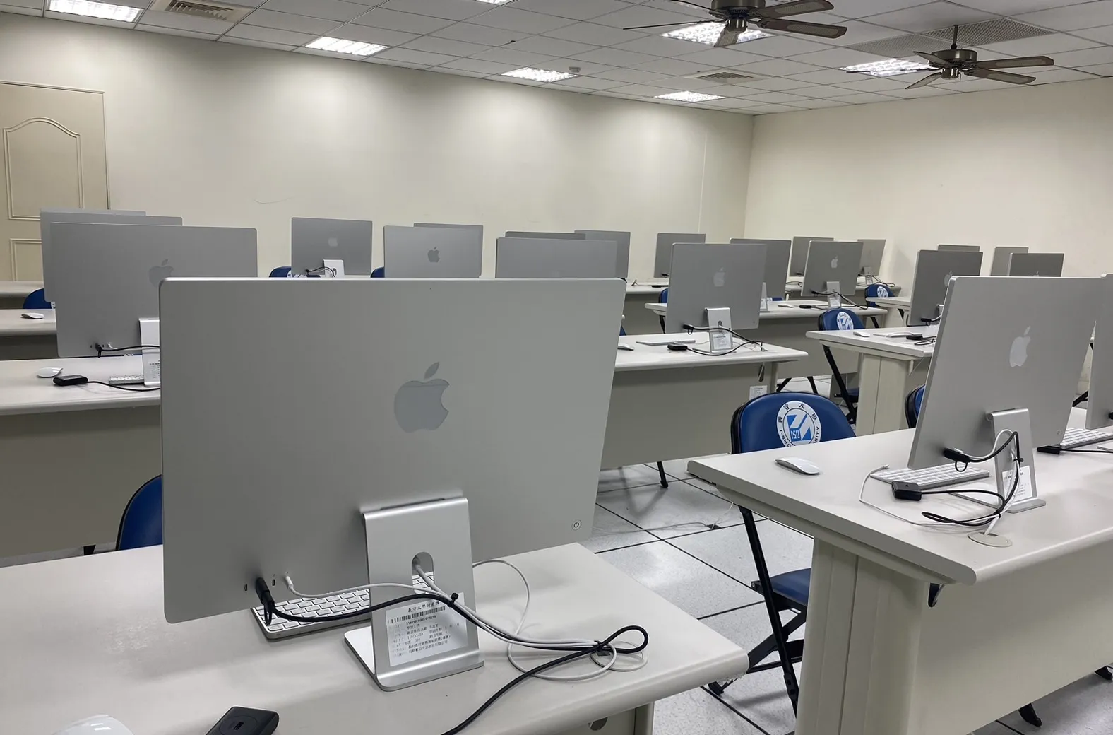 MAC電腦教室(B0816-2)教學環境